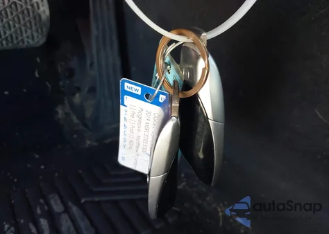 2019 Mercedes-Benz E 300 z USA, uszkodzony, nr VIN WDDZF4JB6KA600361